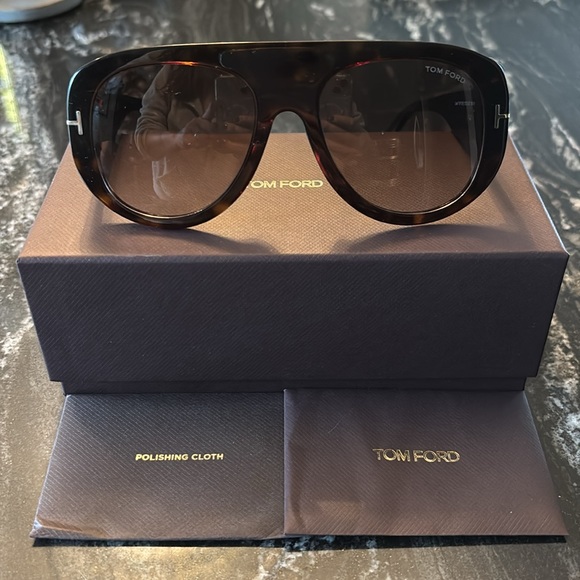 Tom Ford Sunglasses - Picture 6 of 9